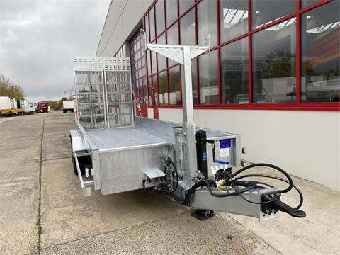 9586-093abb2e38de49668d85849af2c2a53c-5811454