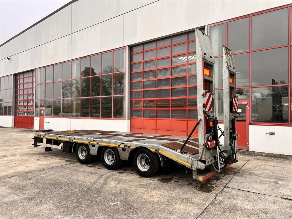 Möslein TTA33 Schwebheim 31 t Tridemtieflader gelenkt, N 2