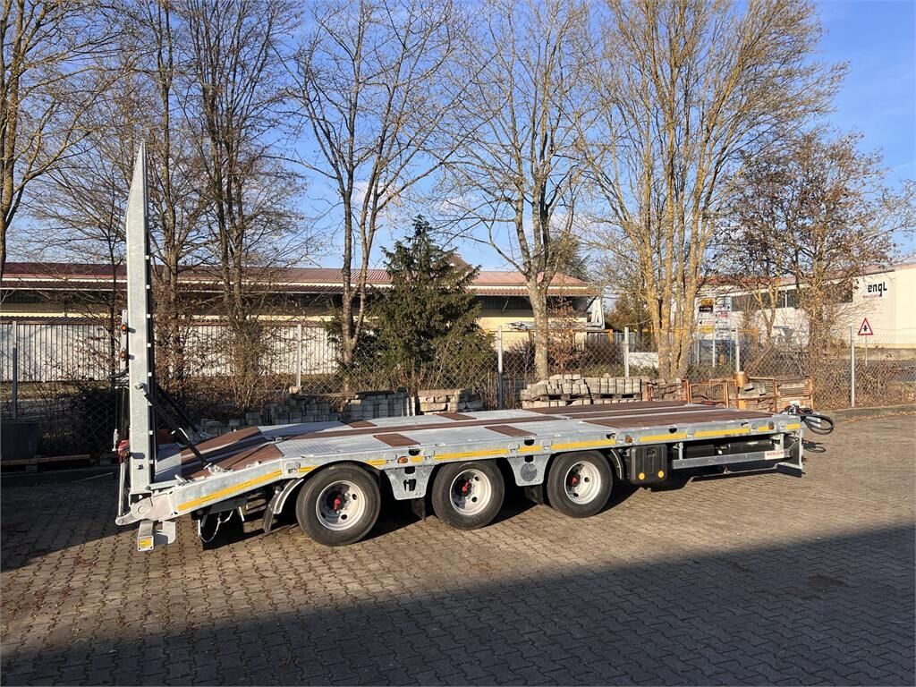 Möslein TT 32 Zugrohr gerade 34 t GG Tridem- Tieflader 3 3