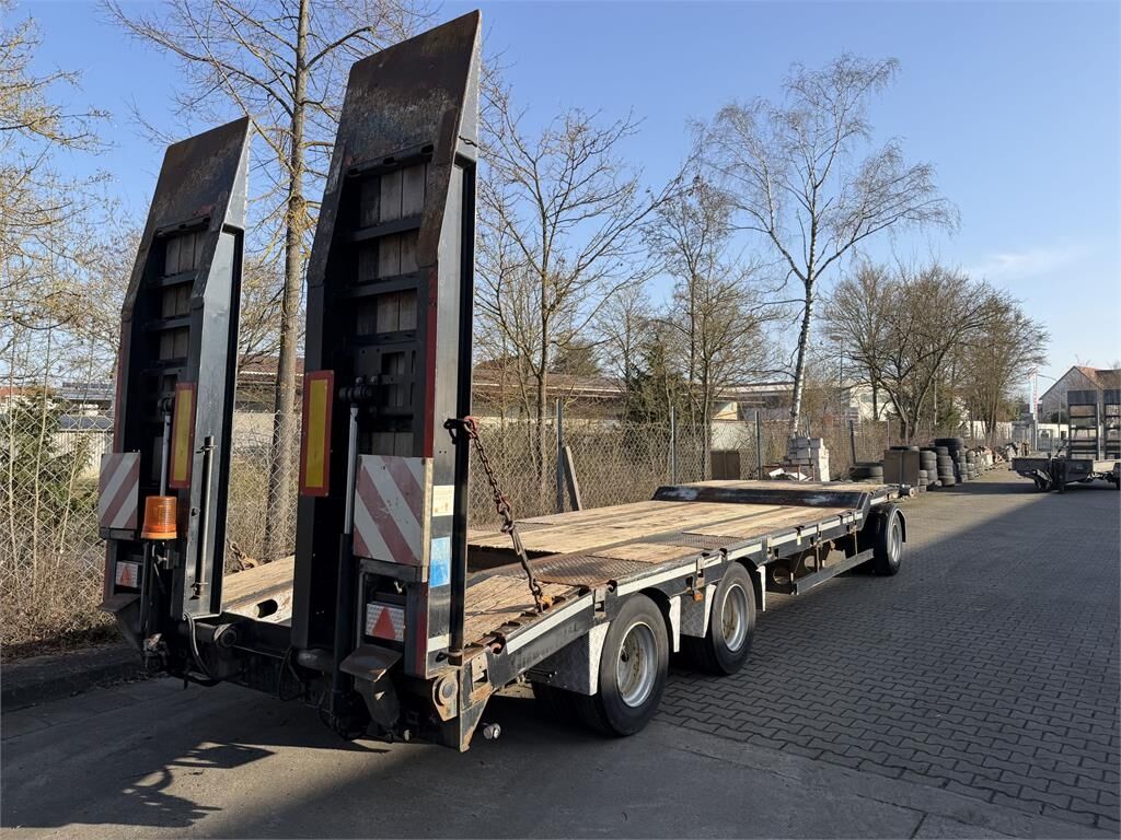 Schwarzmüller T3 3 Achs Tiefladeranhänger 3