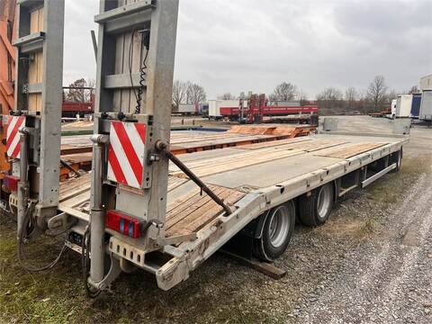 9586-59e782e86db5e71cca420cbb688dda9c-5863909
