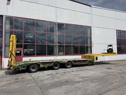 Sonstige t3 3 Achs Satteltieflader, Radmulden
