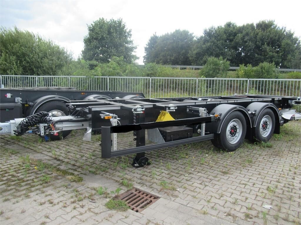 BDF Tandem- BDF- Wechselanhänger mit Ladebordwan 1