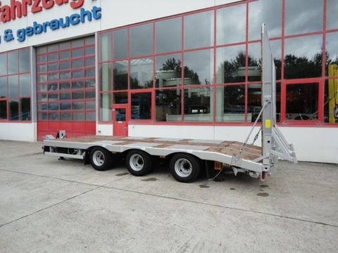 Möslein TT 31 31 t GG Tridem- Tieflader 3 AchsNeufahrzeu 2