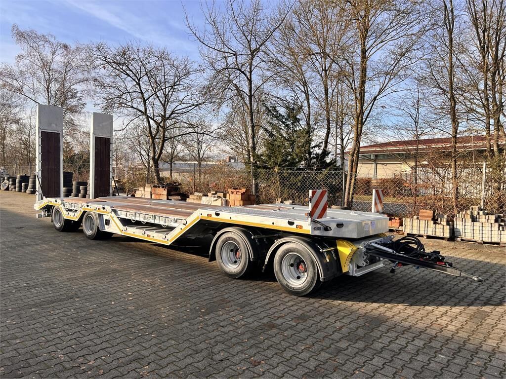 Möslein T 4 VB H1 R neuer 4 Achs Tieflader + Radmulden 2