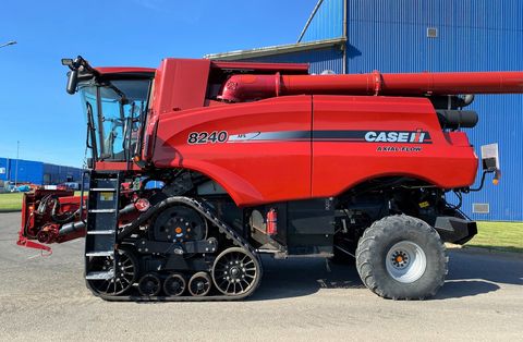 <strong>Case IH Case IH 8240</strong><br />
