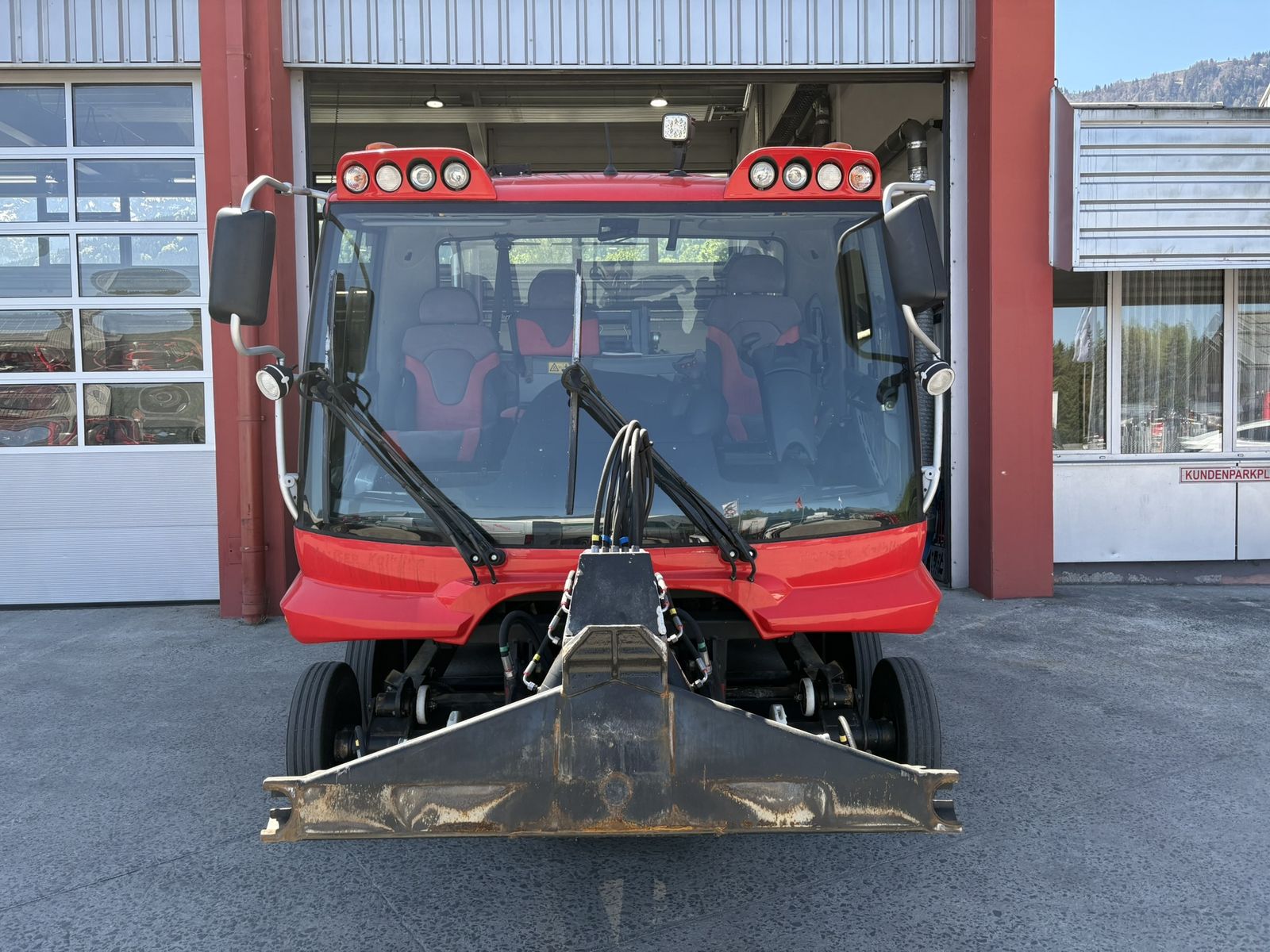 Kässbohrer PistenBully 600 Polar T3A Solo 1