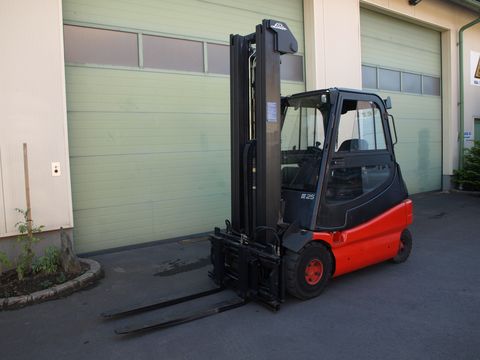 Linde E25-02