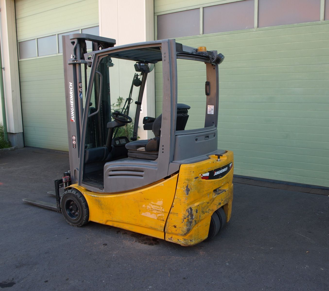 Jungheinrich EFG 220 3