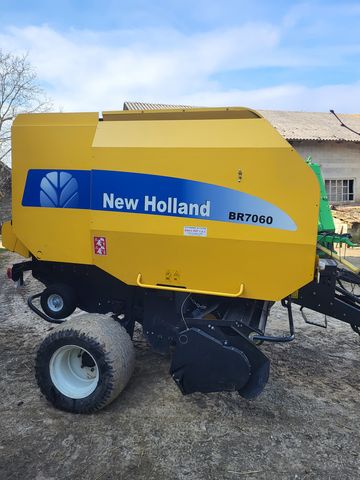 <strong>New Holland BR 7060</strong><br />