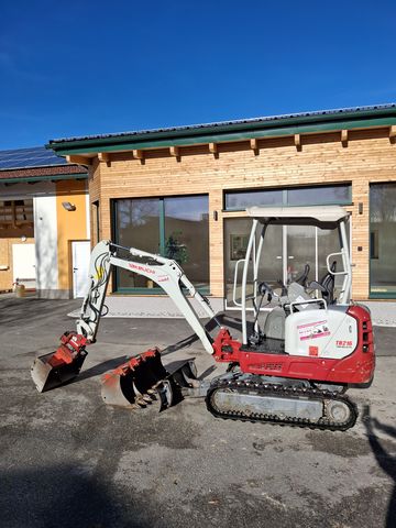 Takeuchi TB 216 mit Powertilt