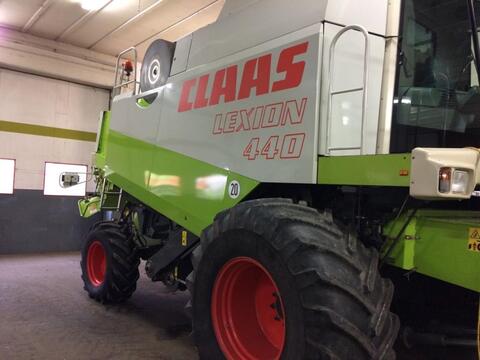 <strong>CLAAS Lexion 440</strong><br />