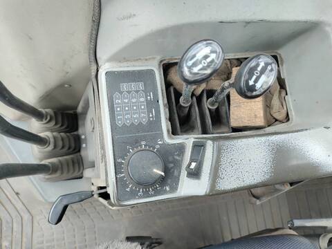 9750-0d7adba4bfaa03e7e0c1d243b9e46ba1-5703944
