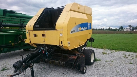 New Holland BR750A