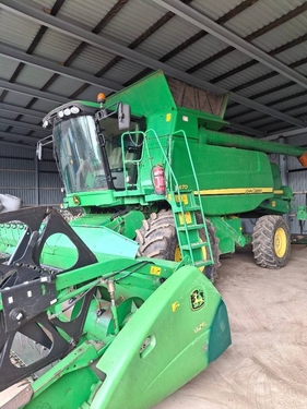John Deere T670