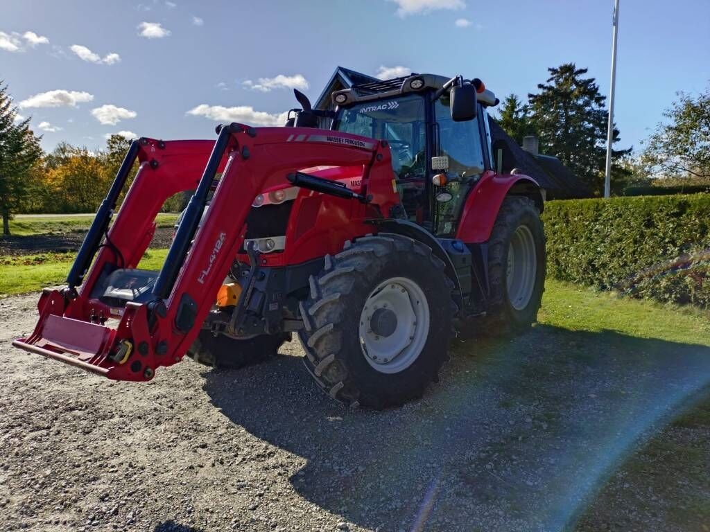 Massey Ferguson 6714S 2