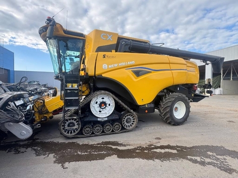 New Holland CX8.90 tracks 4WD