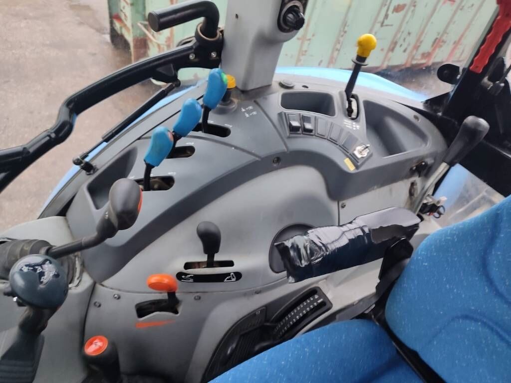 New Holland T 4.85 3