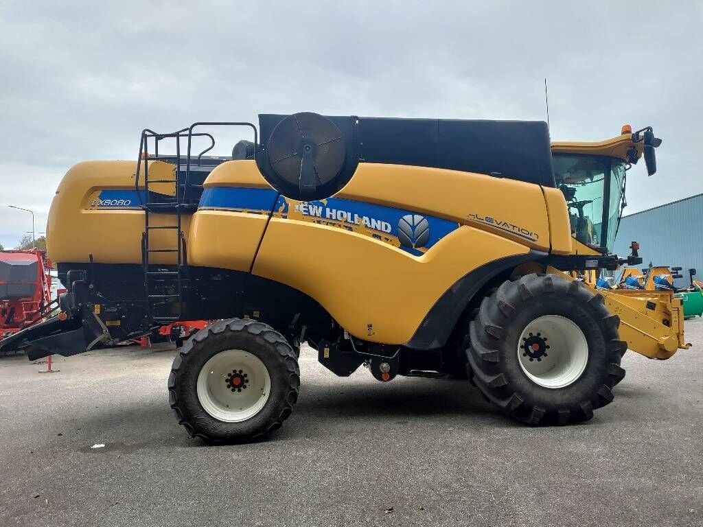 New Holland CX 8080 SL ELEVATION 2