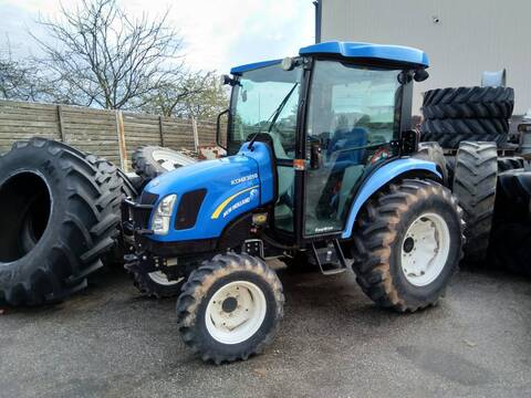 New Holland Boomer 3050 HST