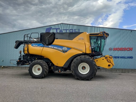 New Holland CR 8.90 + MACDON FD135