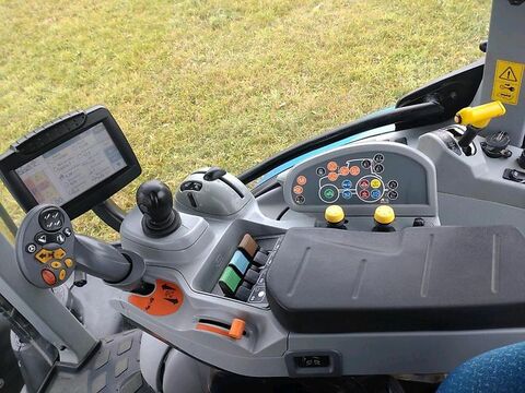 New Holland T7.200