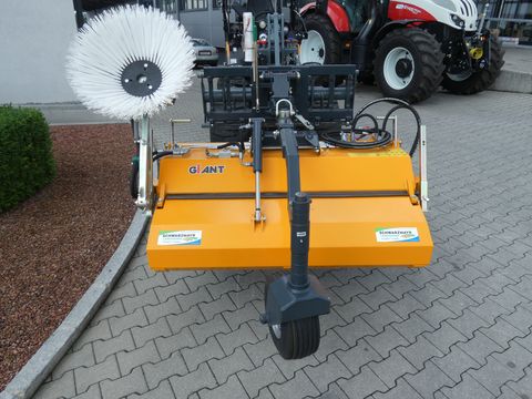 Sonstige Giant Kehrmaschine 1350