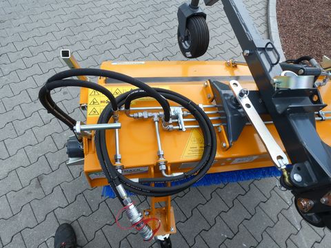 Sonstige Giant Kehrmaschine 1350