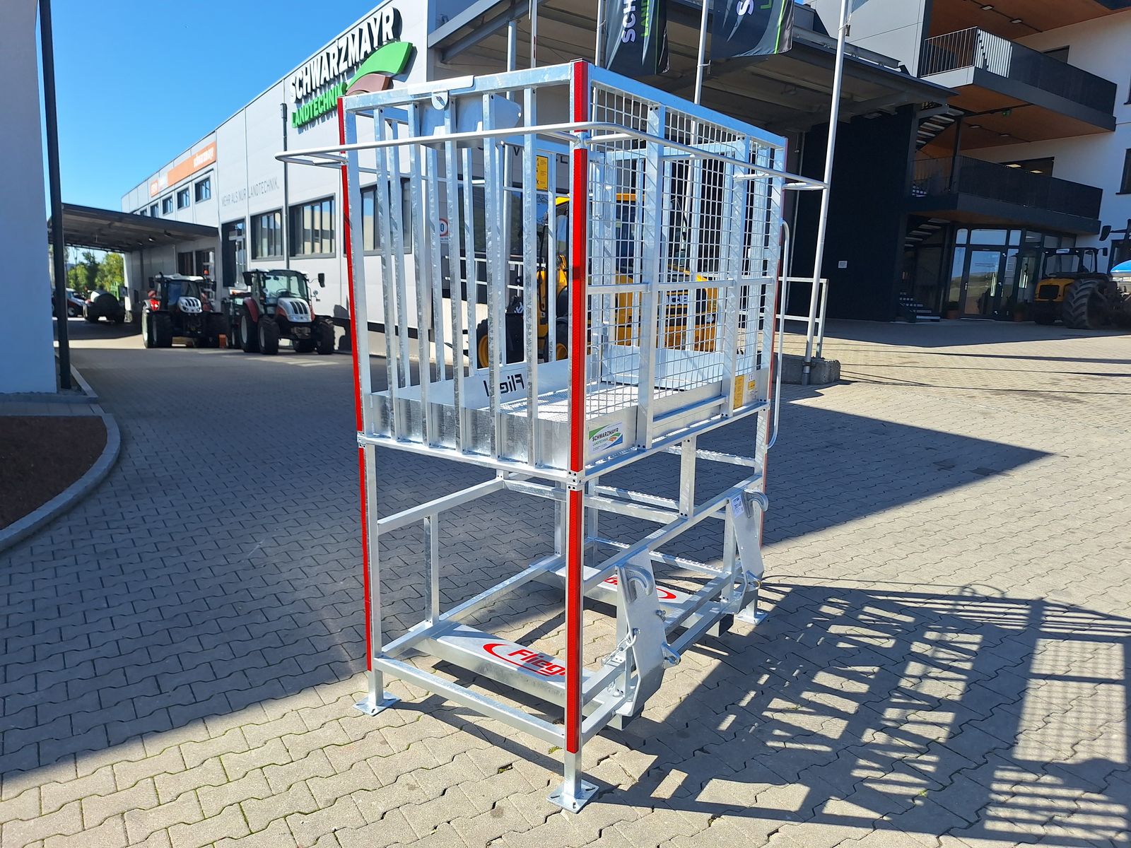 Fliegl AgroCenter Arbeitsbühne hoch  3