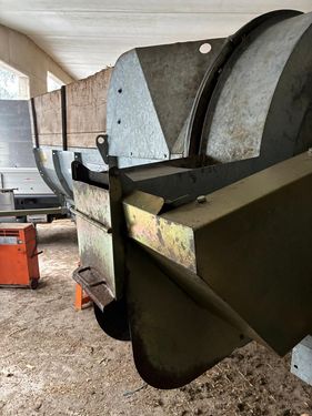 Stöckl SR 3000 für Lindner Unitrac kurzer Radstand