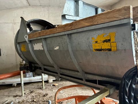 Stöckl SR 3000 für Lindner Unitrac kurzer Radstand