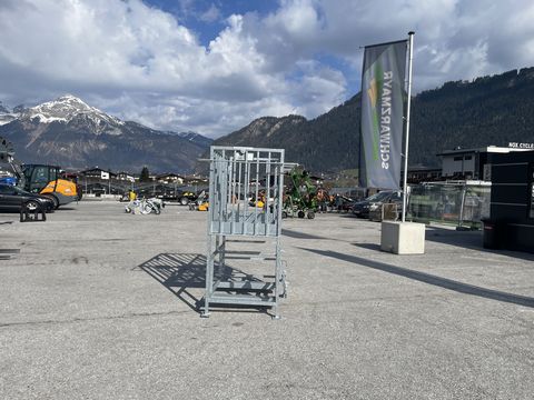 Fliegl AgroCenter Arbeitsbühne hoch Euro