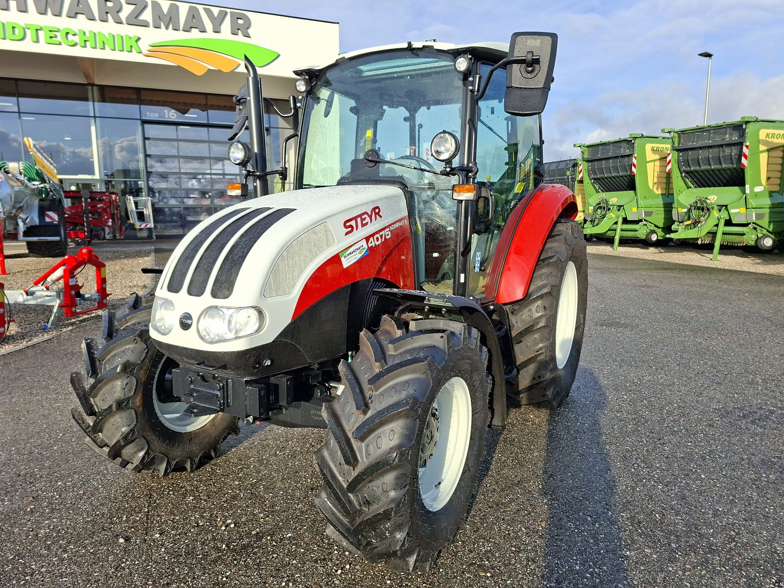 Steyr 4075 Kompakt S (Stage V) 3