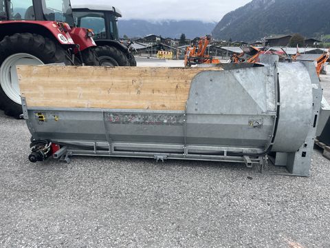 Gafner Aufbauseitenstreuer zu Reform T8 m. langem Radst