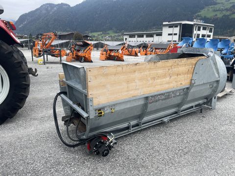 Gafner Aufbauseitenstreuer zu Reform T8 m. langem Radst