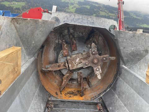 Gafner Aufbauseitenstreuer zu Reform T8 m. langem Radst