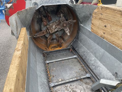 Gafner Aufbauseitenstreuer zu Reform T8 m. langem Radst