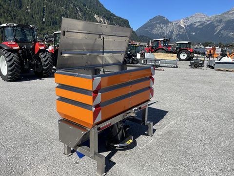 Gafner Aufbauseitenstreuer zu Reform T8 m. langem Radst