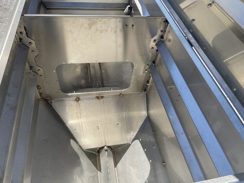 Gafner Aufbauseitenstreuer zu Reform T8 m. langem Radst