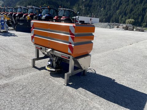 Gafner Aufbauseitenstreuer zu Reform T8 m. langem Radst
