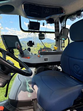 New Holland T5.140 Auto Command (Stage V)