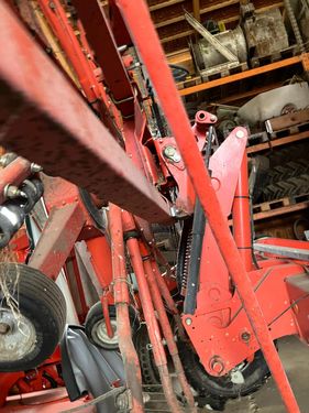 Kuhn GA8020 Seitenschwader 