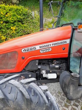 Massey Ferguson 4225-2 LP