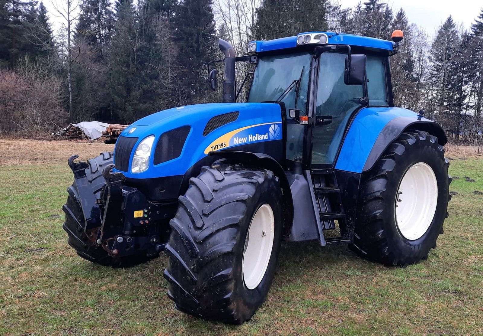 New Holland TV-T 195 Auto Command 2