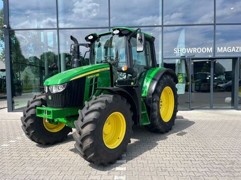 John Deere 6090M