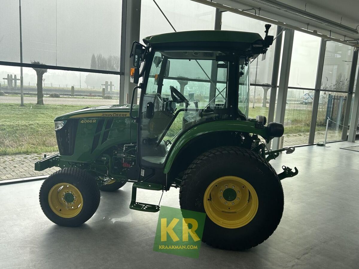 John Deere 4066R 2