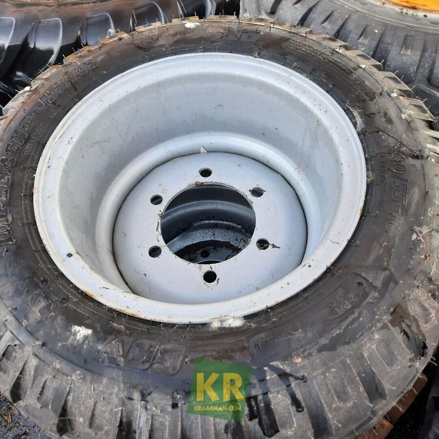 BKT 340/55R16 banden 2