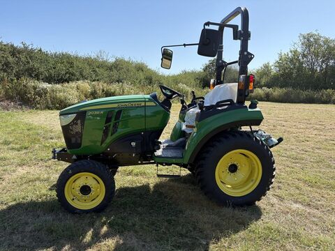 John Deere 2038R