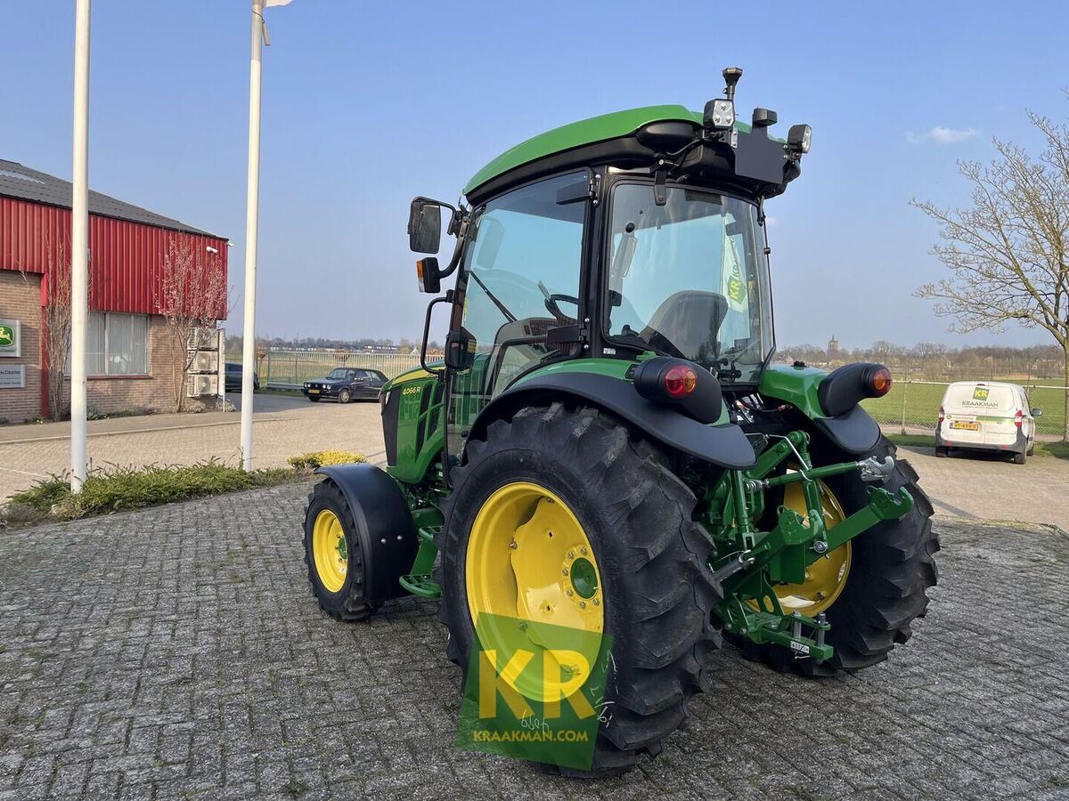 John Deere 4066R 2