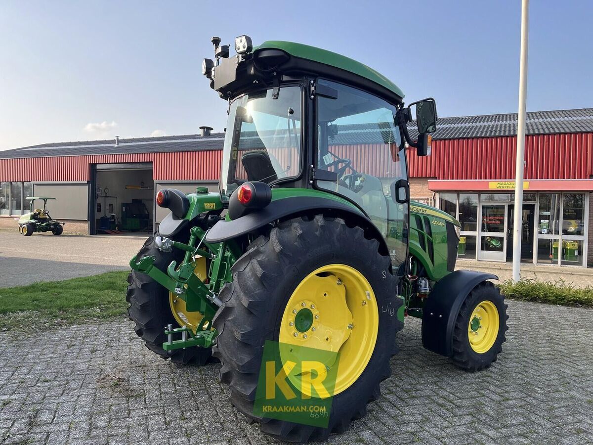 John Deere 4066R 3